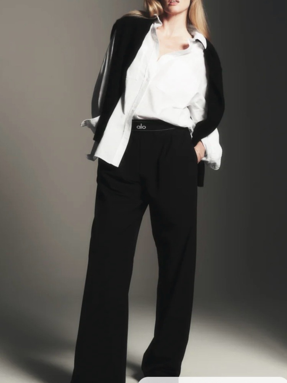 ALO Yoga Suit Up Trouser (Regular). Size. M. Color. Black